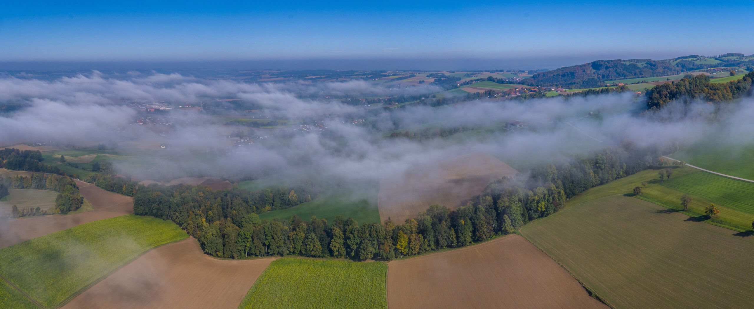 GAP Symbolfoto: Nebel liegt über dem ländlichen Raum