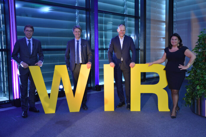 Gruppenfoto: Georg Messner, Helmut Kontriner, Martin Kutej und Manuela Monsberger führten durch die Verleihung des Vertriebsawards.