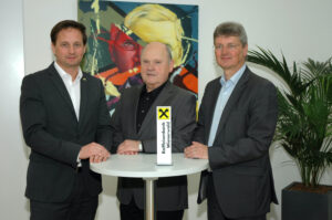 Gruppenfoto: Geschäftsleiter Gerald Binder, Obmann Emmerich Berghofer und Geschäftsleiter Alfons Neumayer