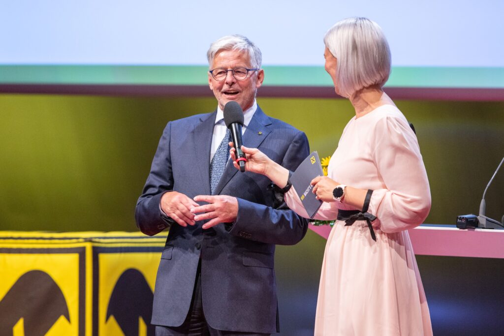 Josef Hainzl berichtete über ein sehr engagiertes Strategieprojekt im steirischen Raiffeisensektor.