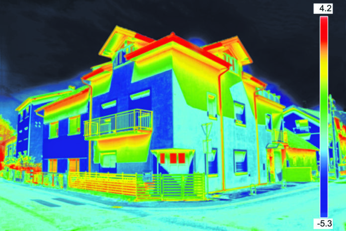 Eine Wärmebildaufnahme eines Wohnhauses