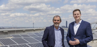 Josef Plank und Christoph Hammerl bei Solaranlage