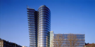 Der Uniqa Tower in Wien