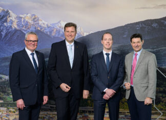 Gerhard Cramer, Thomas Wass, Matthias Reith und Peter Brezinschek gewährten Einblicke in den Tiroler Immobilienmarkt und präsentierten Erkenntnisse einer aktuellen Studie.