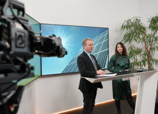 Verbandsobmann Franz Titschenbacher und Moderatorin Sandra Suppan