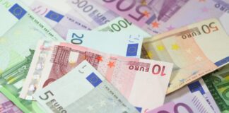 Verschiedene Euroscheine als Symbolbild für Bargeld