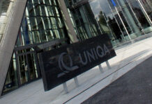 UNIQA Logo vor dem UNIQA Tower