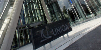 UNIQA Logo vor dem UNIQA Tower