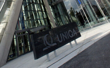 UNIQA Logo vor dem UNIQA Tower