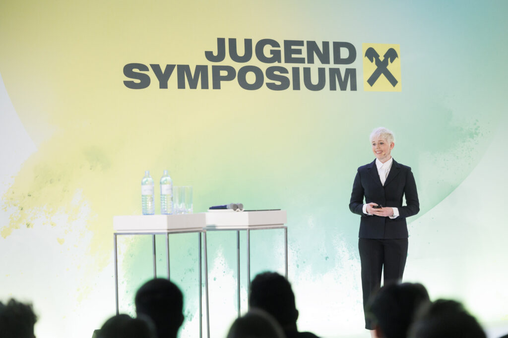 Steffi Burkhart beim Raiffeisen Jugendsymposium