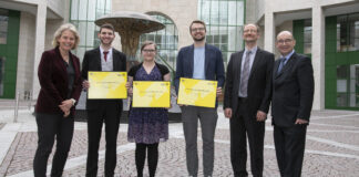 Gruppenfoto: Nicola Hüsing, Michael Strunk, Miriam Schönauer, Thimo Kasper, Fachbereichsleiter Andreas Schröder und Michael Porenta