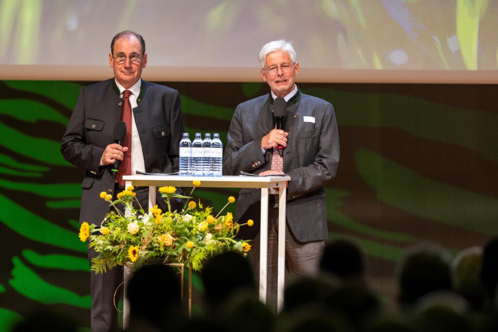 Martin Schaller und Josef Hainzl am Podium beim Agrarsymposium 2023