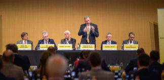 Verbandsobmann Hermann Kuenz durfte zahlreiche Mitglieder und Ehrengäste beim Verbandstag in der Messe Innsbruck begrüßen.