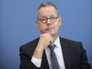 Prof. Peter Bofinger