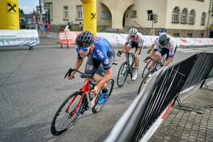 Paul Moser vom Cycling Team Weichberger – KTM hält die Konkurrenz auf Distanz.