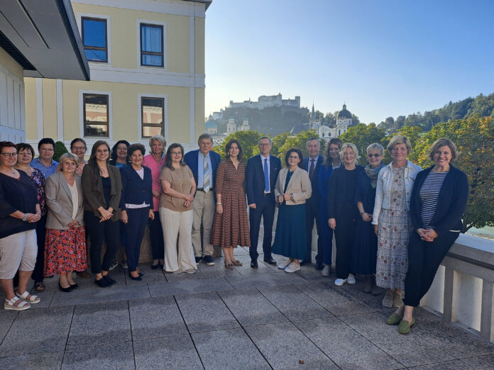 Der Funktionärinnen-Beirat zu Gast beim Raiffeisenverband Salzburg