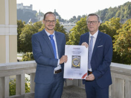 Markus Winkelmeier und Heinz Konrad freuen sich über die Auszeichnung.