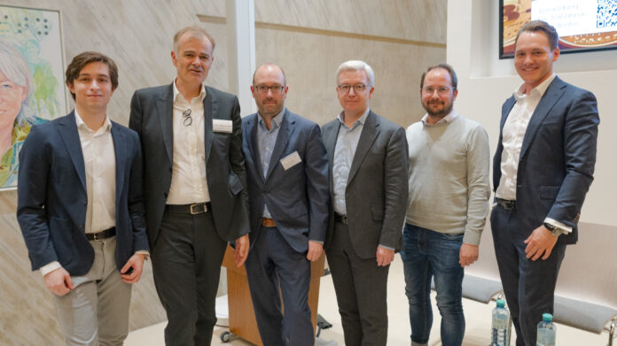 Alexander Sailer, Walter Mösenbacher, Alexander Eisl, Michael Höllerer, Paul Pöltner (DAAA) und Jan-Michael Steiner diskutierten über das Potenzial von Kryptoassets.