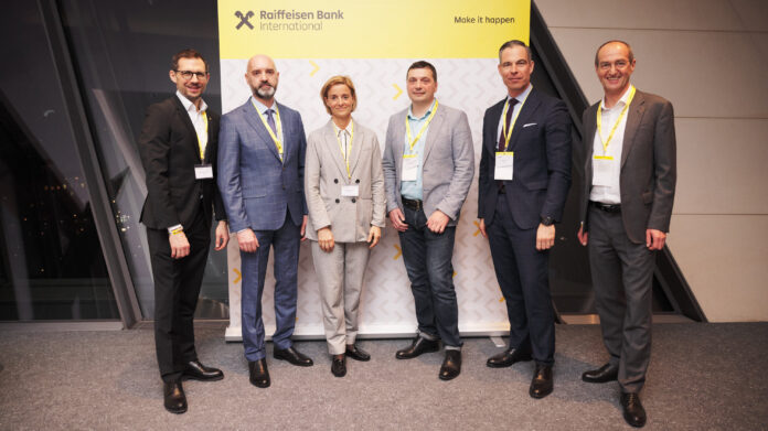 Michael Chwatal, Yurii Raksha, Valerie Brunner, Oleksandr Pecherytsyn (Head of Research der Raiffeisen Bank Ukraine), Daniel Rath und Rudi Lercher