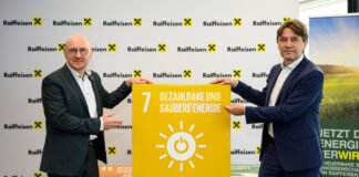 Wolfgang Saiwald und Gert Spanz freuen sich über die Gründung der ersten vier Energiegenossenschaften in Kärnten.