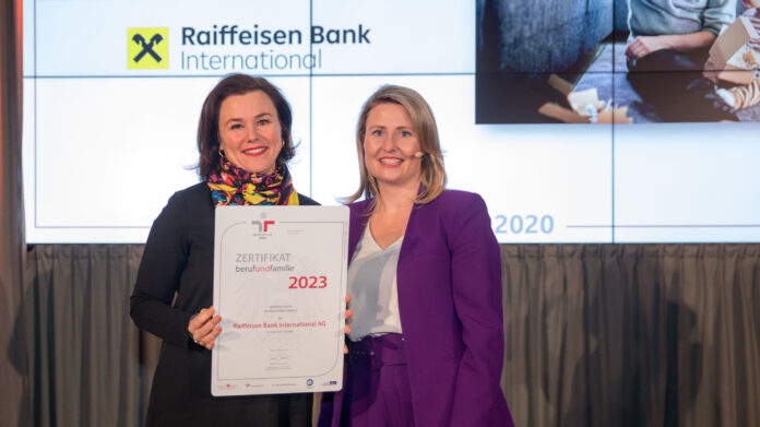 Nina Diglas, Raiffeisen Bank International, und Susanne Raab, Bundesministerin für Frauen, Familie, Integration und Medien