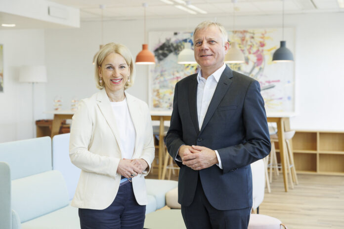 Uniqa-Vorständin Sabine Pfeffer ist verantwortlich für die Marke „Raiffeisen Versicherung“. Alexander Schmidecker ist CEO von Raiffeisen-Leasing.
