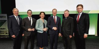 Walter Lederhilger, Johannes Rehulka, Landesrätin Michaela Langer-Weninger, Thomas Stelzer, Bischof Manfred Scheuer und Norman Eichinger