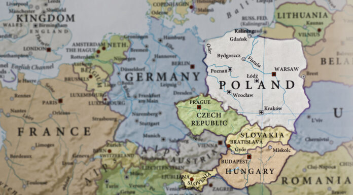 Europakarte mit, Polen, Tschechien, Ungarn, Slowakei und Slowenien hervorgehoben.