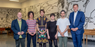 Andreas Rudigier (Direktor der Tiroler Landesmuseen), Silvia Höller, (Leiterin RLB Kunstbrücke), Stephanie Stern (Förderpreis), Esther Strauß (Hauptpreis), Fabian Lanzmaier (Förderpreis), Thomas Wass, (stv. Vorstandsvorsitzender der Raiffeisen-Landesbank Tirol AG)