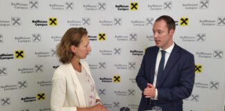Moderatorin Martina Weissenbök und Matthias Reith beim „Brennpunkt Sommer 2024“.