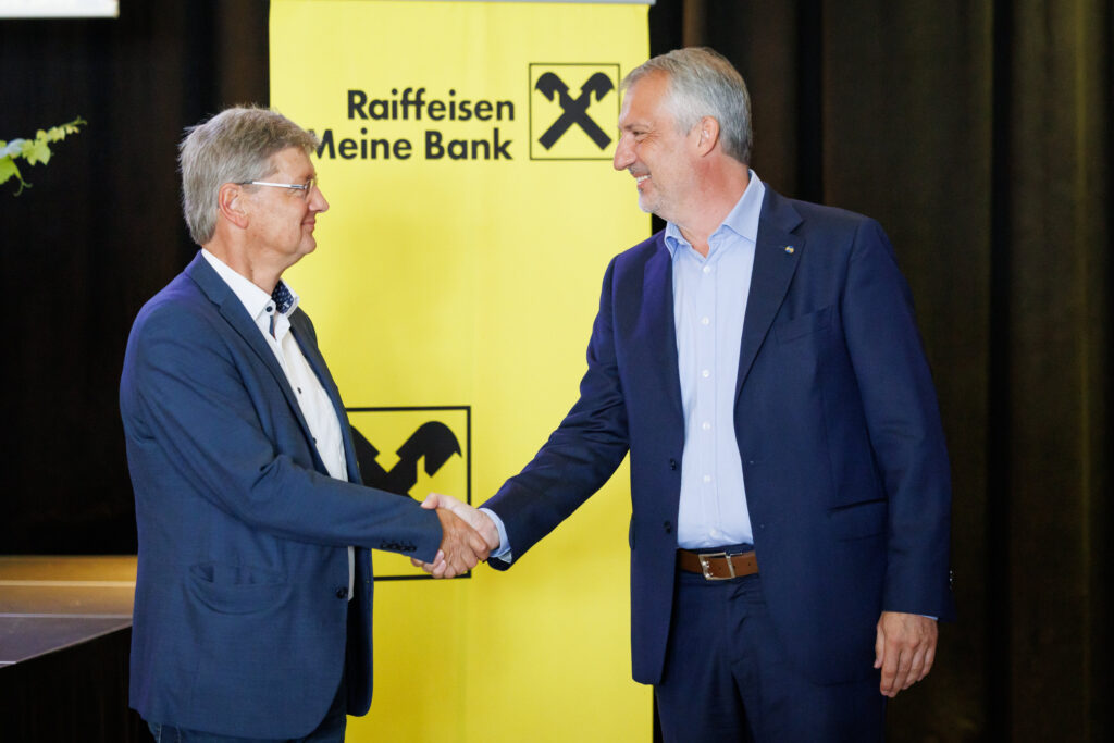 Alfons Neumayer übergibt die Funktion des Präsidenten des Dachverbandes an Andreas Weber