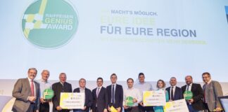 Gruppenbild: Generalanwalt Erwin Hameseder (links) und Generalsekretär Johannes Rehulka (5. von links) überreichten die Preise an die drei Siegerteams.
