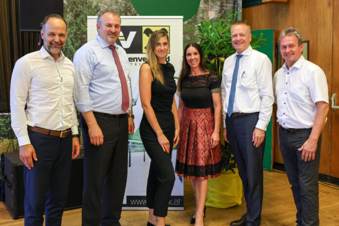 Verbandsdirektor Peter Weissl, Michael Laminger, Melanie Kainz, Daniela Posch, Richard Stralz und Verbandsobmann Franz Titschenbacher