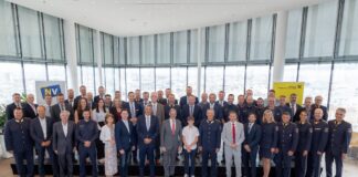 Gruppenbild: 35 Polizeibeamte und 14 Zivilpersonen wurden für ihr Engagement geehrt.