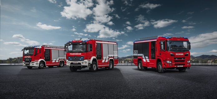 Drei Rosenbauer Feuerwehrfahrzeuge