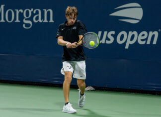 Viktor Hockl beim Tennisspielen