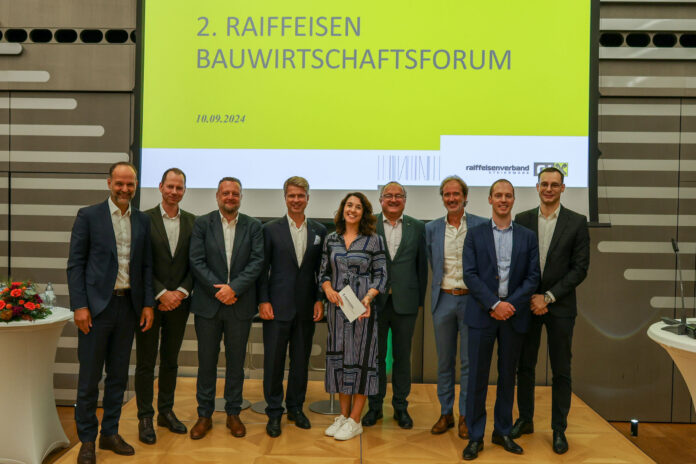 Peter Weissl (Verbandsdirektor RV Stmk), Jürgen Nageler, Christian Neuhold, Florian Stryeck, Moderatorin Sandra Suppan, Friedrich Mühlener (IfEA), Werner Schönfelder, Matthias Reith und Patrick Lampl (RV Steiermark)