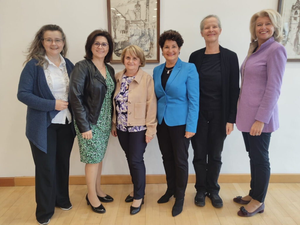 Doris Haidlen-Birnbaumer, Evelin David, Gabi Hauser, Anna Wriesnig, Michaela Stock und Bettina Kastner