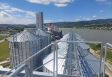 Blick auf die Silos des neuen RWA Agrar- und Energiezentrums in Pöchlarn