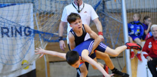 Paul Nikolic zeigt bei den „Austrian U15 Open“ mit neun teilnehmenden Nationen vollen Körpereinsatz.