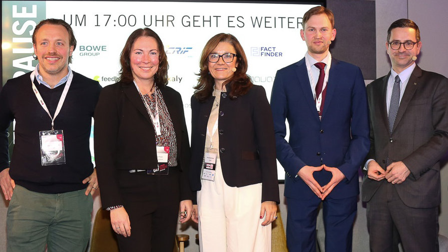 Anton von Ingelheim, Eva Posan, Petia Niederländer, Florian Pollak und Johannes Rehulka diskutierten beim Tech Day über den Digitalen Euro.