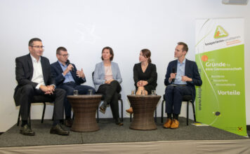 Sorgten für zahlreiche Einblicke: Günter Dreher, Gerhard Walther (Vorstandsvorsitzender GVB), Angela Kohl, Sophie Leuenberger und Moderator Manuel Hanselmann © Thomas Hanni