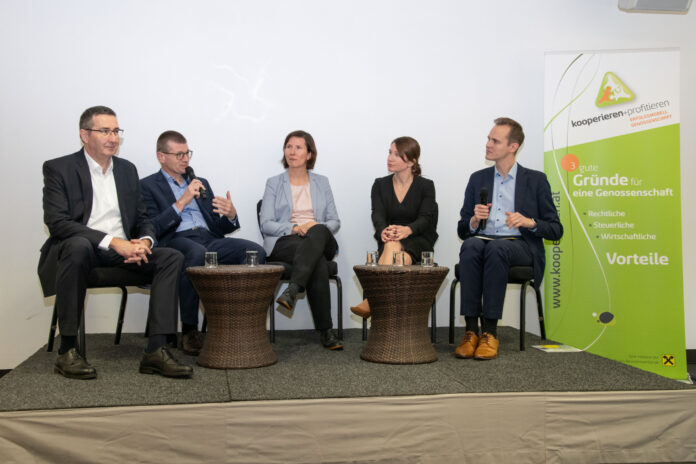 Sorgten für zahlreiche Einblicke: Günter Dreher, Gerhard Walther (Vorstandsvorsitzender GVB), Angela Kohl, Sophie Leuenberger und Moderator Manuel Hanselmann © Thomas Hanni