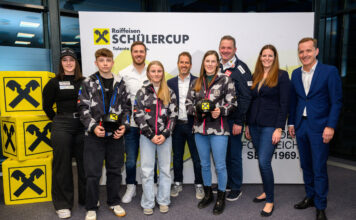 Carmen Spielberger, Jonas Rothleitner (LSVK-Kader), Christian Walder, Caroline Gröblacher (LSVK-Kader), Peter Petscharnig (Sportliche Leitung LSVK), Carmen Thalmann, Dieter Mörtl, Lynnette Kaus-Hübl (Obfrau Raiffeisen Club) und Manfred Wilhelmer