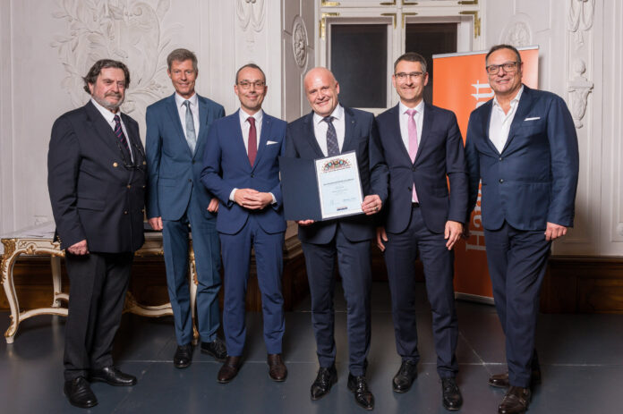 Hans-Kaspar von Schönfels mit Klaus Hager, Alexander Thaler, Peter Illmer, Manfred Quehenberger vom RVS und Hans-Jürgen Jakobs (Senior Editor Handelsblatt).