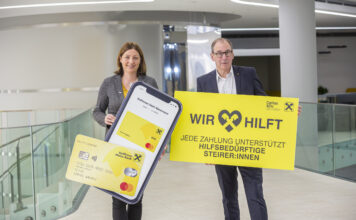 Nora Tödtling-Musenbichler und Martin Schaller freuen sich über die Fortführung der Weihnachtsaktion.