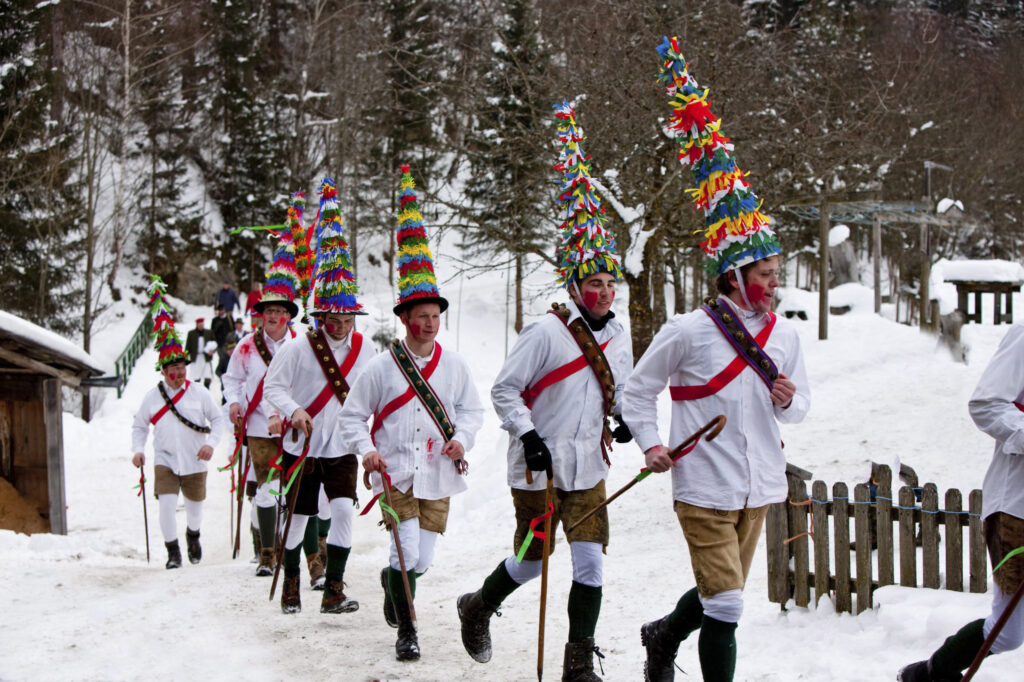 Im oberen Murtal geht es beim Faschingsrennen von Hof zu Hof.