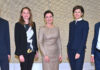 Setzen ein Zeichen für Vielfalt bei der RLB OÖ: Joachim Reder, Künstlerin Antonia Riederer, Sigrid Burkowski, Michaela Keplinger-Mitterlehner und Manuel Bräuhofer