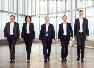 Die Vorstände der Raiffeisenlandesbank NÖ-Wien: Reinhard Karl, Claudia Süssenbacher, Michael Höllerer, Martin Hauer und Roland Mechtler