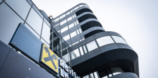 Aussenansicht RLB OÖ von der Suedbahnhof-Seite